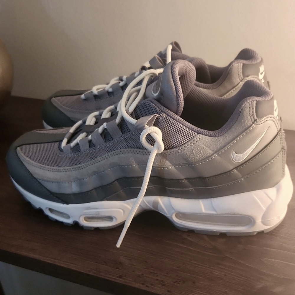 Nike Air Max 95 'Medium Grey' size 9